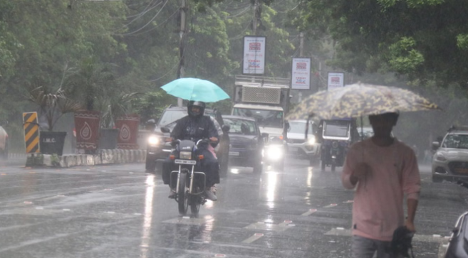 Photo of उत्तर प्रदेश: अगले तीन दिन बारिश, 5.9 डिग्री गिरा आगरा का पारा