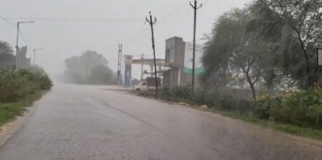 Photo of गौरेला पेंड्रा मरवाही, रुक-रुक कर हो रही बारिश से जनजीवन अस्त-व्यस्त