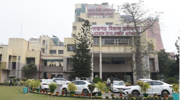 Photo of एलडीए ने गांवों में ड्रोन से खोज निकाले 3,232 अवैध निर्माण