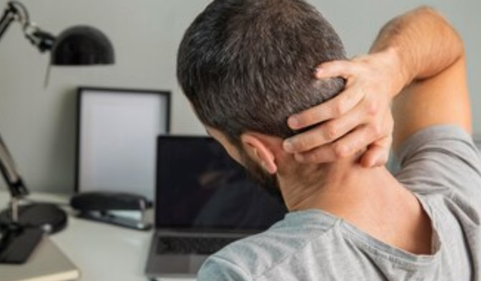 Photo of स्क्रीन का ज्यादा इस्तेमाल कहीं दे न दे ‘टेक नेक’ की समस्या