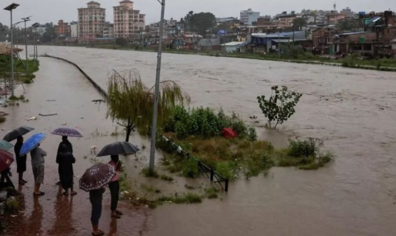 Photo of नेपाल में कुदरत का कहर, 24 घंटे से लगातार हो रही बारिश से 18 लोगों की मौत