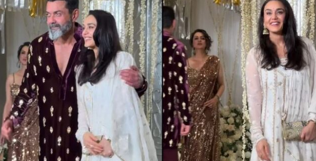 Photo of दिवाली पार्टी में प्रीति जिंटा से मिलकर चहके बॉबी देओल