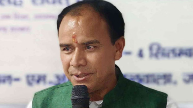 Photo of उत्तराखंड: स्वास्थ्य मंत्री धन सिंह रावत ने कहा, जल्द होंगे 400 सहायक प्रोफेसर के साक्षात्कार