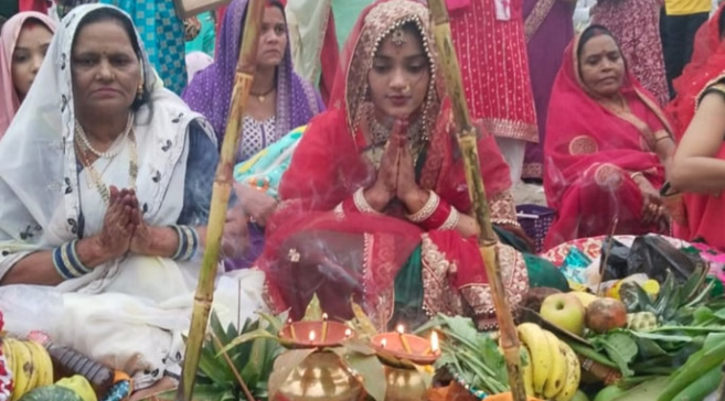 Photo of बरेली: उगते सूर्य को अर्घ्य देने के साथ छठ महापर्व का समापन