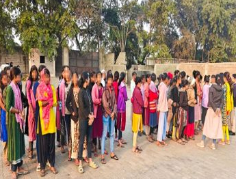 Photo of रायपुर की मोजो मशरूम-फैक्ट्री में बंधक बने 120 बाल मजदूरों को छुड़ाया