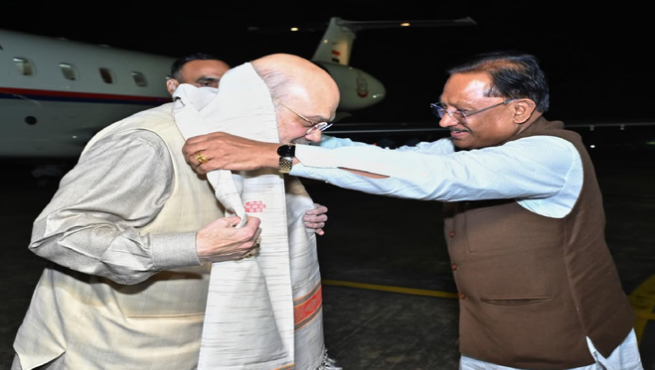 Photo of केंद्रीय गृहमंत्री अमित शाह पहुंचे रायपुर: आज 60वां DG–IG सम्मेलन का करेंगे उद्घाटन