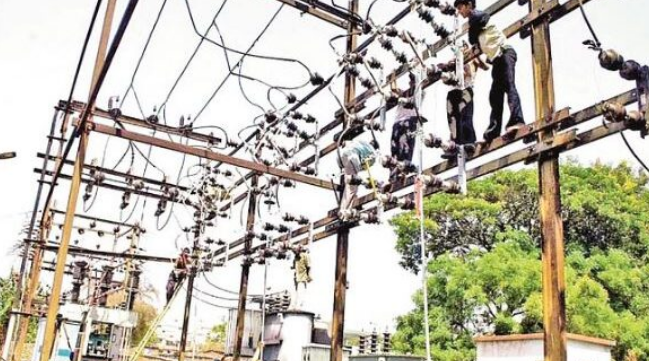 Photo of लखनऊ: स्मार्ट प्रीपेड मीटर मामले में बैकफुट पर आया पावर कार्पोरेशन