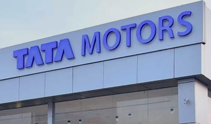 Photo of ट्रक या नेक्सॉन बनाने वाली कंपनी, टाटा मोटर्स के किस शेयर में लगाएं पैसा