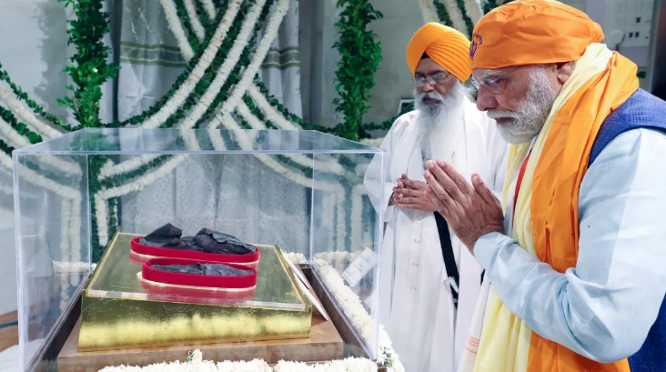 Photo of पीएम मोदी ने पटना साहिब गुरुद्वारे में मत्था टेका