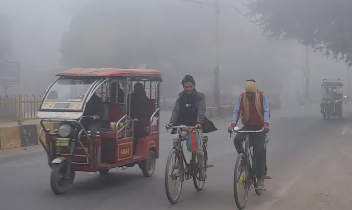 Photo of यूपी में ठंड का कहर, तेजी से गिर रहा तापमान