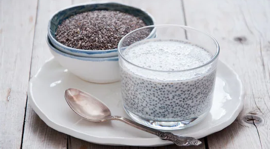 Photo of चिया सीड्स को भिगोने के लिए किसका इस्तेमाल है ज्यादा फायदेमंद