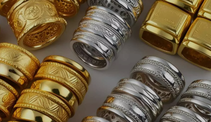 Photo of सोना-चांदी की कीमतों में भारी गिरावट 