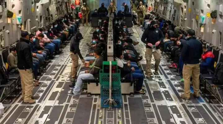 Photo of इस मुस्लिम देश ने सबसे अधिक भारतीयों को भेजा वापस; MEA ने जारी किए आंकड़े