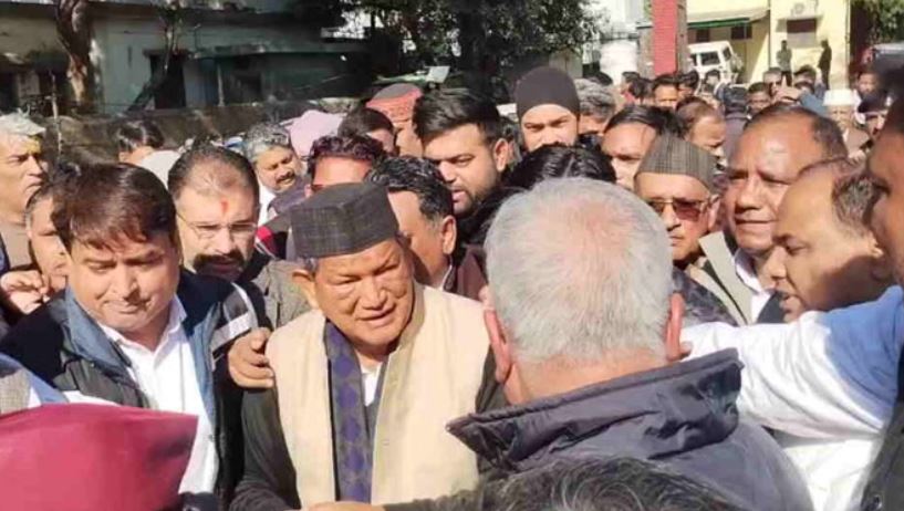 Photo of रील विवाद…पूर्व सीएम हरीश रावत का भाजपा मुख्यालय कूच, कार्यकर्ताओं की पुलिस ने झड़प