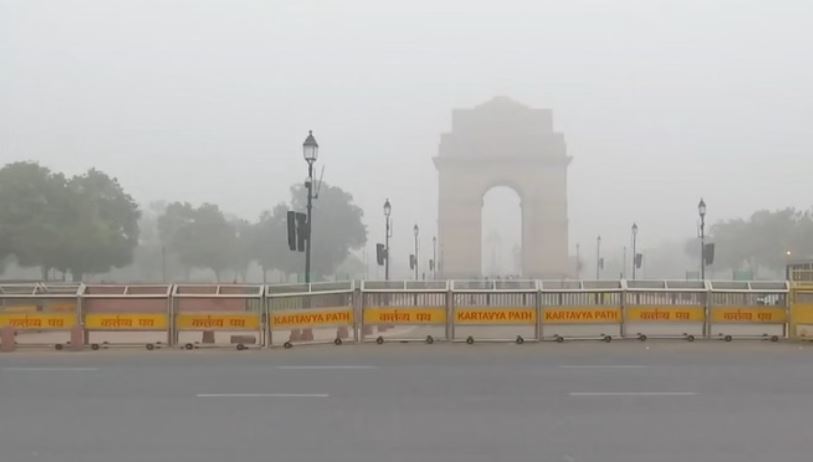 Photo of दिल्ली में सांसों पर संकट बरकरार, खतरनाक स्तर पर एक्यूआई; बेहद खराब श्रेणी में हवा