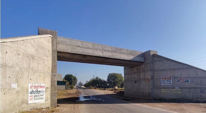 Photo of इंदौर वाले हिस्से में बुधनी रेल लाइन का काम शुरू, खेतों में बन रहे हैं अंडरपास और ब्रिज