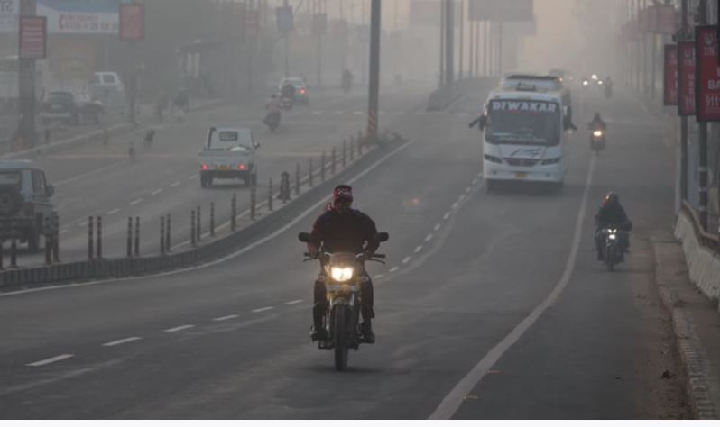 Photo of हिमालय की बर्फबारी का असर,  मध्यप्रदेश में कड़ाके की ठंड, चल रही शीत लहर