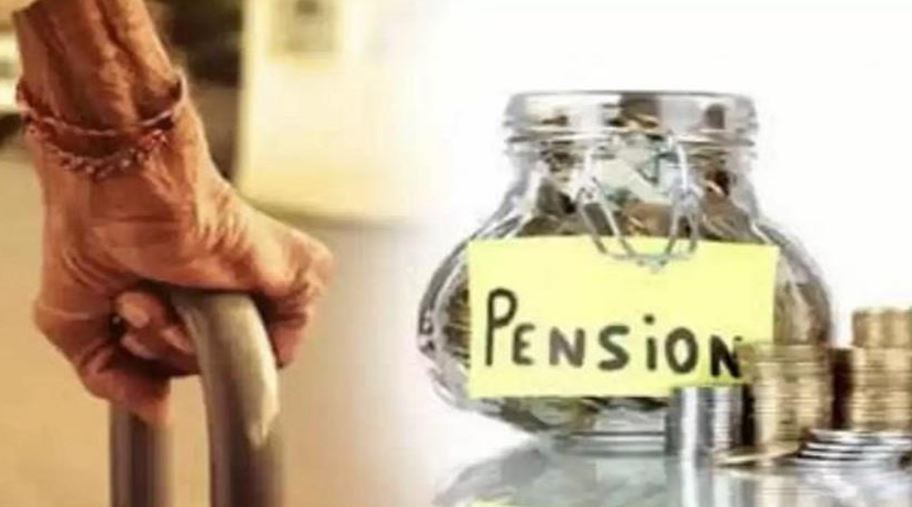 Photo of योगी सरकार का तोहफा; यूपी में वृद्धावस्था पेंशन के लाभार्थियों की संख्या हुई 67.50 लाख