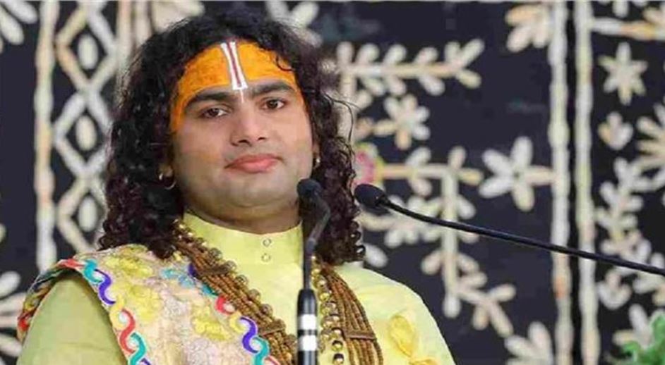 Photo of वृंदावन: अनिरुद्धाचार्य महाराज के गार्ड ने दुकानदार को  दिनदहाड़े घसीटा और पीटा