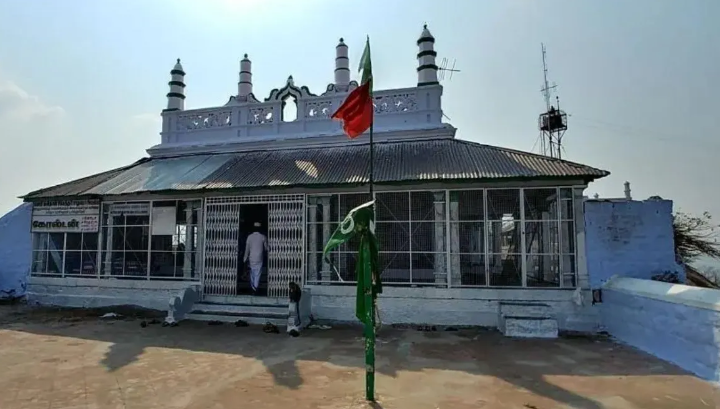 Photo of तिरुप्पारनकुंड्रम दरगाह पर फहराया गया उत्सव का झंडा