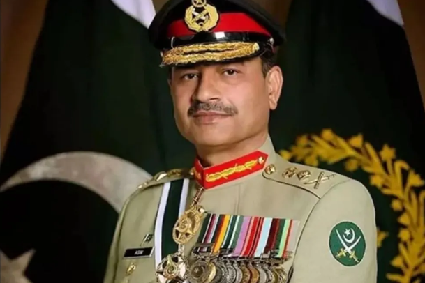 Photo of मुनीर के गले की फांस बनी अमेरिका की दोस्ती, गाजा में सेना भेजने का प्रेशर