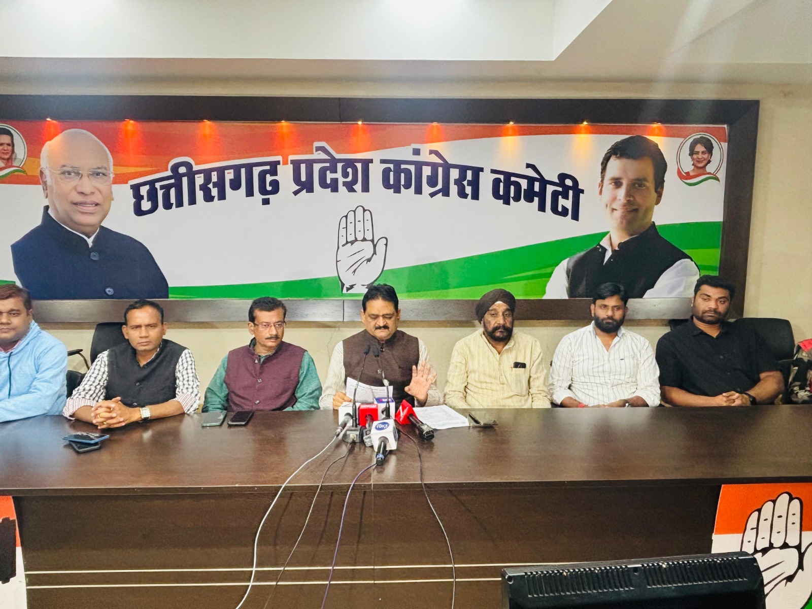 Photo of जमीन की गाइडलाइन दरों में सरकार ने नहीं की कोई कमी : कांग्रेस