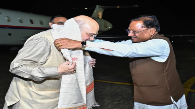 Photo of छत्तीसगढ: गृह मंत्री अमित शाह रायपुर में, सीएम साय ने किया स्वागत