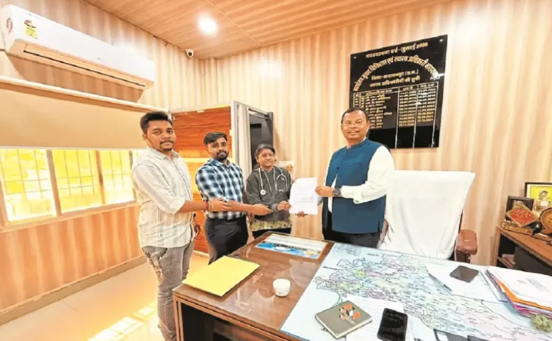 Photo of बस्तर में स्वास्थ्य कर्मियों का सामूहिक आंदोलन