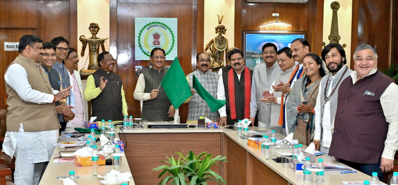 Photo of मुख्यमंत्री ग्रामीण बस योजना का दूसरा चरण शुरू, 180 नए गाँवों को मिली बस सुविधा