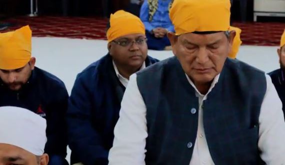 Photo of उत्तराखंड:  हरक सिंह के बयान पर गुरुद्वारा पहुंच हरीश रावत ने मांगी माफी
