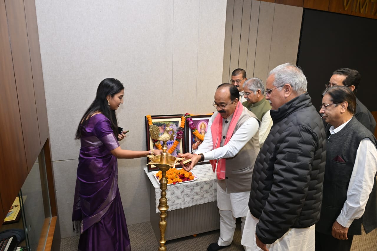 Photo of स्व. रविकांत कौशिक की पुण्यतिथि पर ‘समर्पण सम्मान समारोह’ में उत्कृष्ट पत्रकार सम्मानित