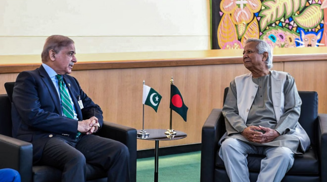 Photo of भारत को छोड़ पाकिस्तान के साथ जाने को बेताब बांग्लादेश