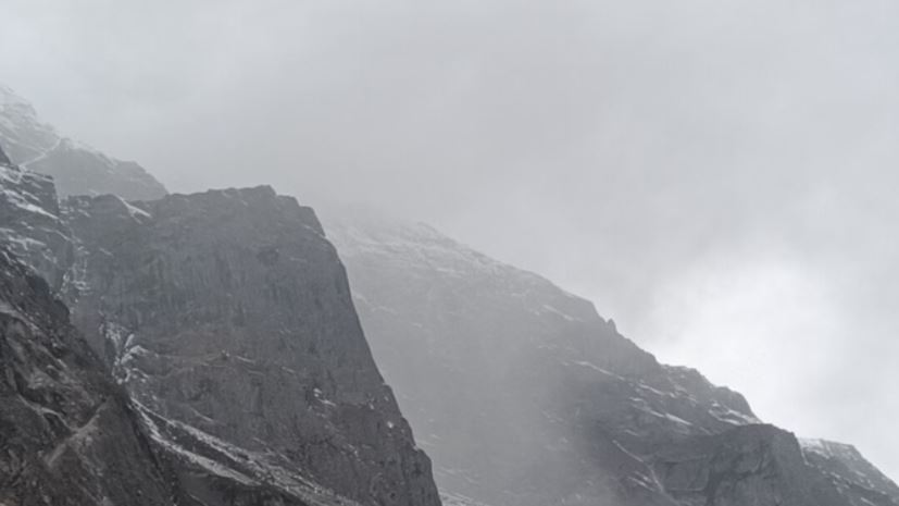 Photo of बारिश-बर्फबारी की बेरुखी का असर, छह जिलों में घने कोहरे की चेतावनी