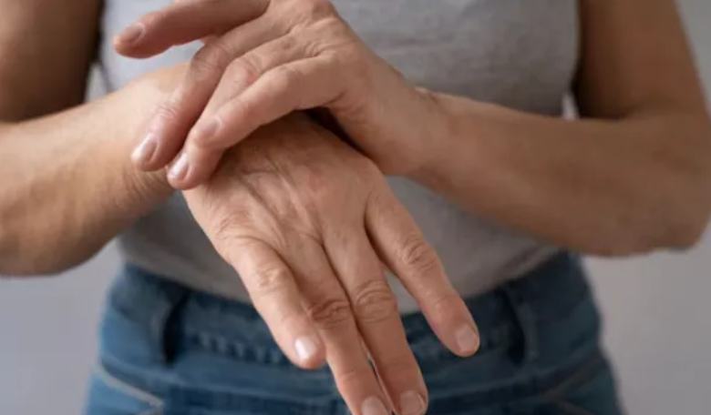 Photo of जोड़ों में दर्द और सुबह की अकड़न को न करें नजरअंदाज, हो सकता है आर्थराइटिस