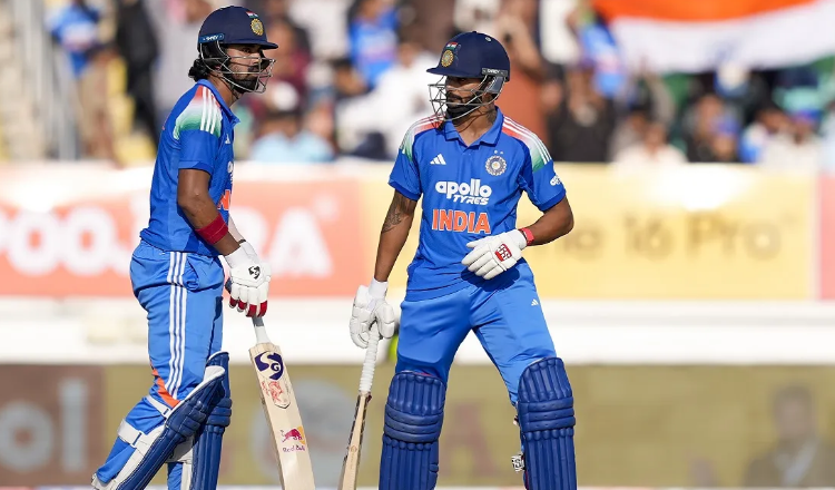 Photo of  ऑलराउंडरों की प्रयोगशाला में जल रही भारतीय टीम, भटके हुए लग रहे ‘मेन इन ब्‍ल्‍यू’