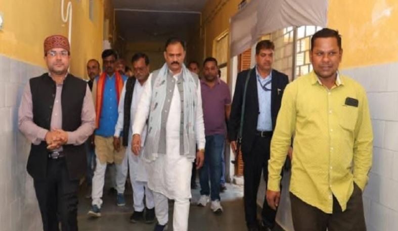 Photo of स्वास्थ्य मंत्री श्याम बिहारी जायसवाल ने सामुदायिक स्वास्थ्य केंद्र बोड़ला का किया औचक निरीक्षण