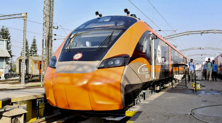 Photo of PM मोदी आज दिखाएंगे पहली स्लीपर वंदे भारत को हरी झंडी