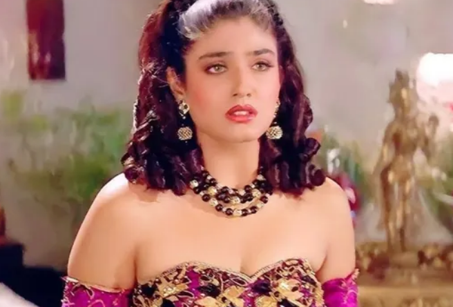 Photo of Raveena Tandon के हाथ में एक्टर ने की उल्टी, आंख बंदकर सेट से भागीं एक्ट्रेस