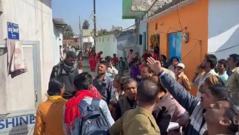 Photo of कोरबा: निर्माणाधीन मकान में हाई टेंशन लाइन से जोरदार धमाका