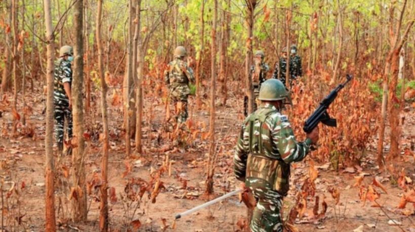 Photo of छत्तीसगढ़ के बीजापुर में सुरक्षा बलों और माओवादियों के बीच मुठभेड़