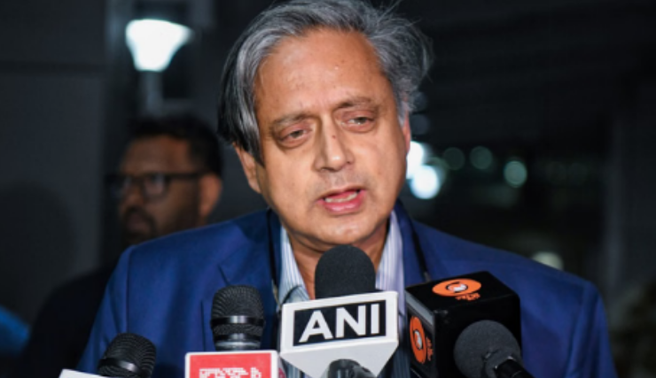 Photo of ‘पीएम मोदी संविधान को पवित्र मानते हैं’, थरूर बोले- पार्टी नेतृत्व के सामने रखूंगा अंदर के मतभेद