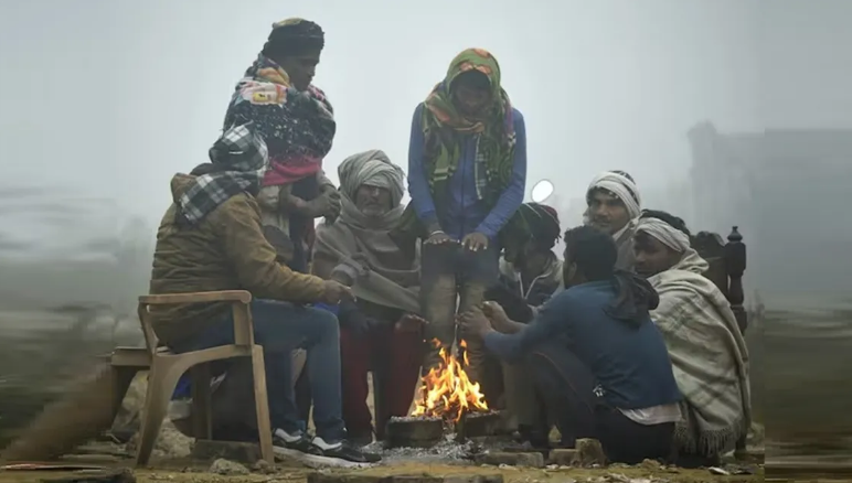 Photo of भीषण ठंड में ठिठुरा उत्तर भारत, पंजाब में पारा गिरकर 1.1 डिग्री