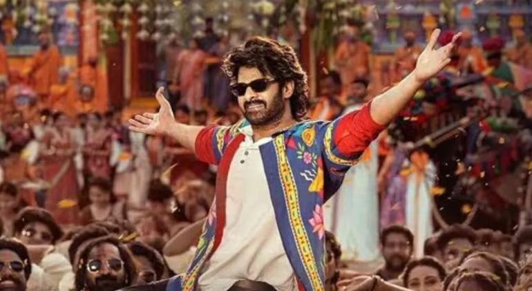 Photo of  शनिवार को बुलेट ट्रेन की रफ्तार से दौड़ी प्रभास की फिल्म, दूसरे दिन हुई धांसू कमाई