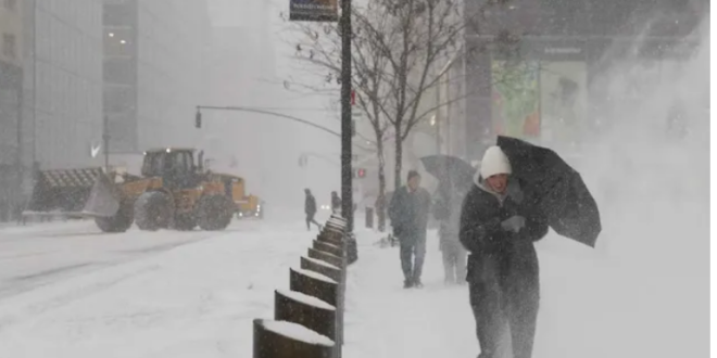 Photo of अमेरिका में बर्फीले तूफान से अबतक 30 लोगों की मौत, लाखों घरों में बिजली गुल