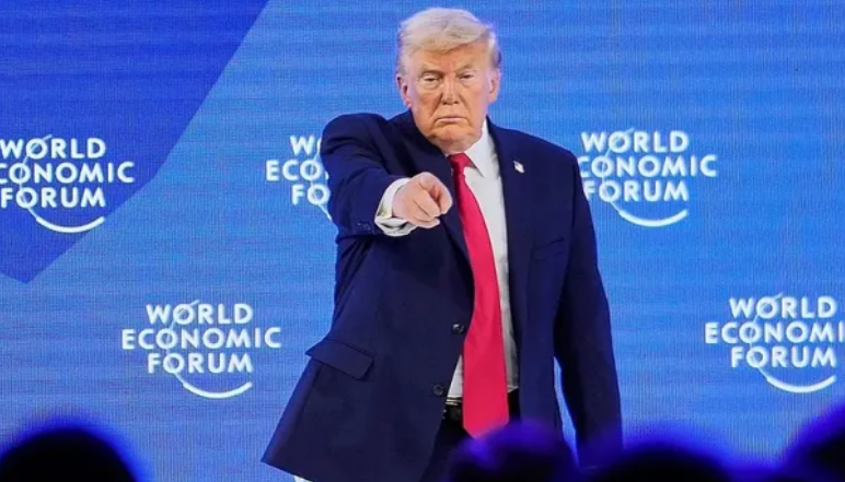 Photo of ट्रंप ने स्पेंडिंग बिल पर किए साइन