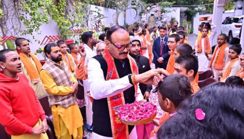 Photo of डिप्टी सीएम ब्रजेश पाठक ने 100 बटुकों को किया सम्मानित