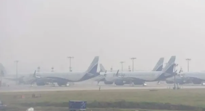 Photo of घने कोहरे से चेन्नई हवाईअड्डे पर उड़ानें बाधित