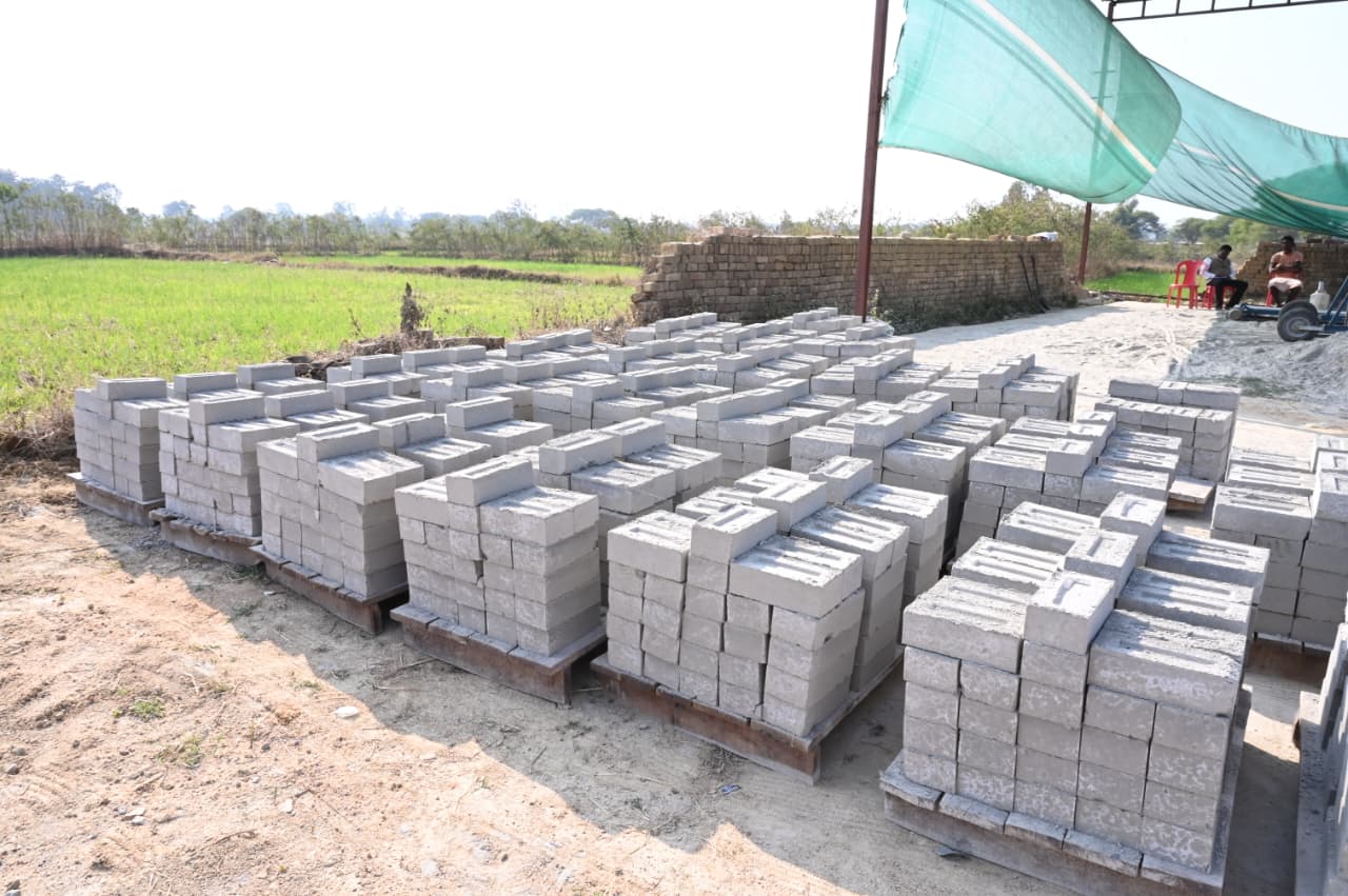 Photo of डस्टबिन से उद्योग तक- अंजना उरांव की आत्मनिर्भरता की उड़ान