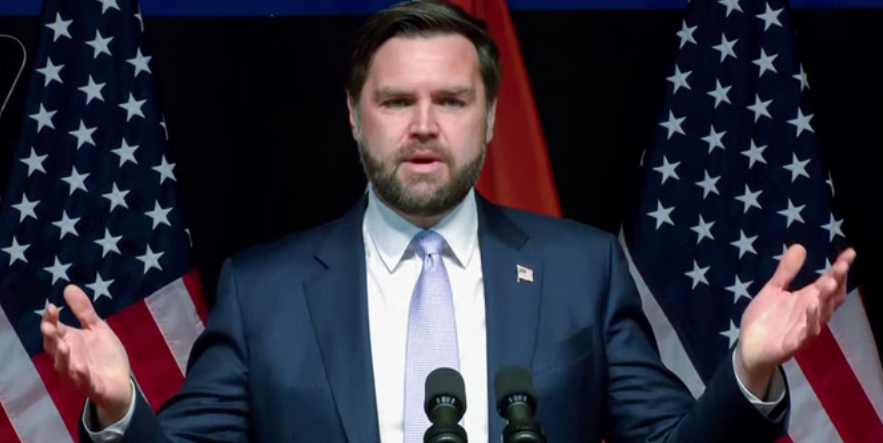 Photo of अमेरिका-ईरान बातचीत में तनाव, JD वेंस बोले- राष्ट्रपति ट्रंप की शर्तें मानने को तैयार नहीं तेहरान