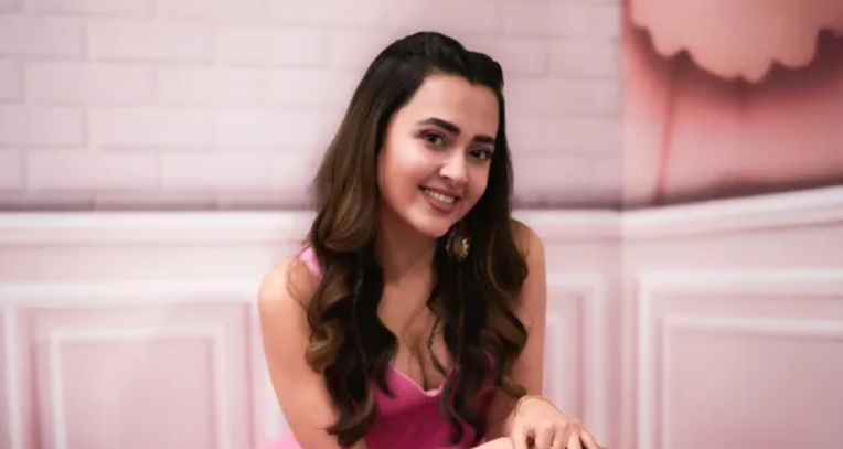 Photo of आलीशान घर की मालकिन बनीं Tejasswi Prakash